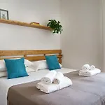 Nichil فيلة تريكاس